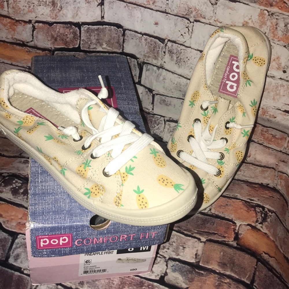 Pop pineapple print sneakers 8 NEW